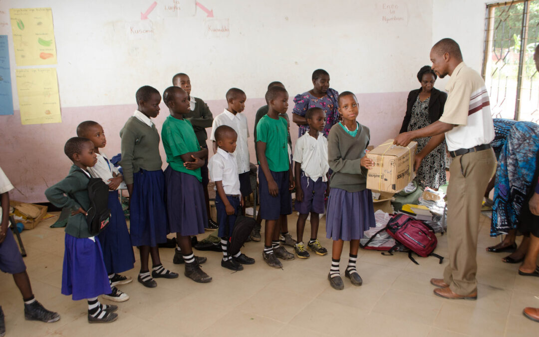 Ein Lesemarathon hilft Kindern in Afrika